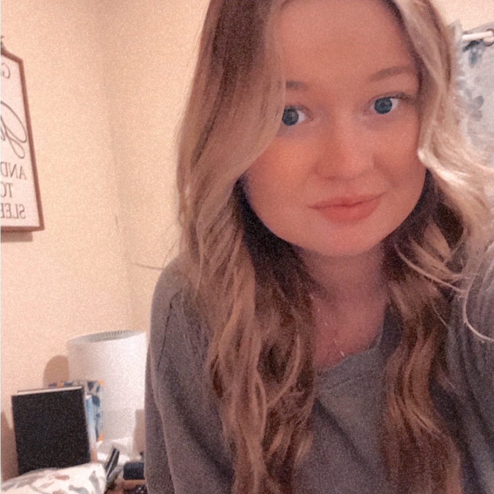 Meet your Posher, Elizabeth